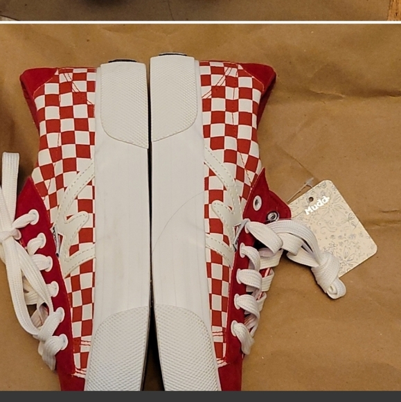 MUDD Red and White Checkered Sneakers, By Mudd Size 8.5 - Picture 4 of 14